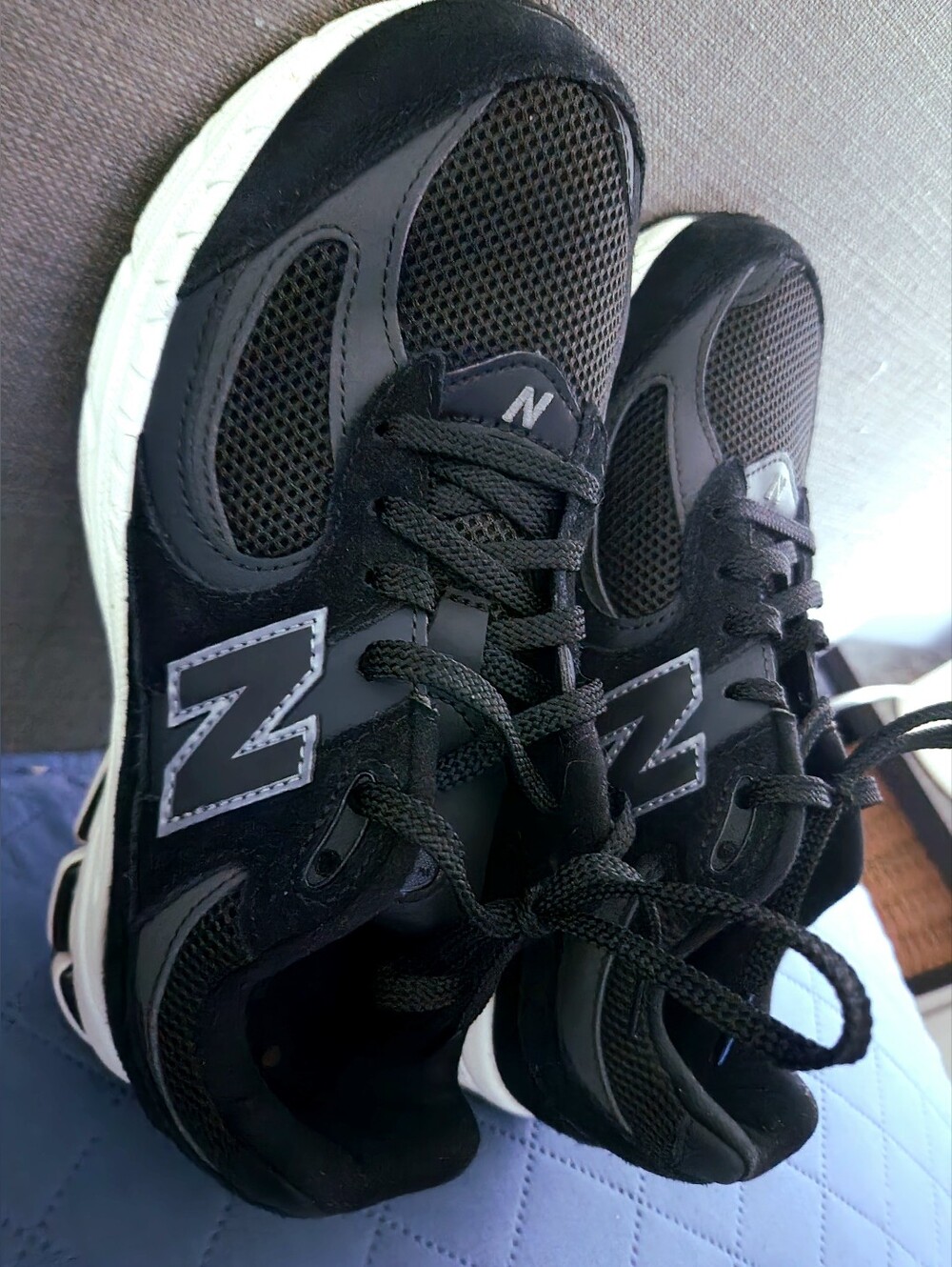 New Balance 2002 YOUTH 6.5